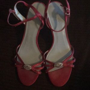 Wine red colored heels. Worn once in a wedding 🎄